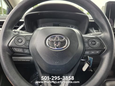 Used 2025 Toyota Corolla LE FWD image 20
