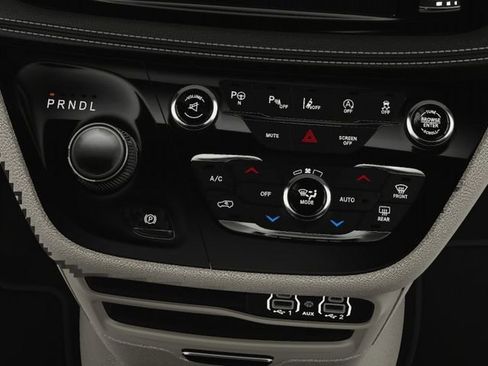 New 2024 Chrysler Pacifica Touring-L image 24