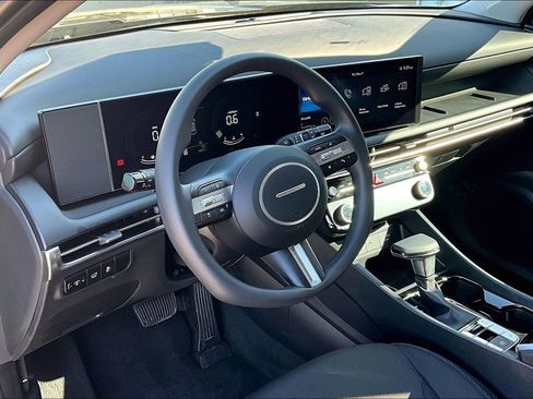 Used 2025 Hyundai Tucson SEL image 16