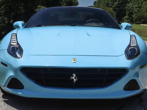 Used 2015 Ferrari California T RWD image 15