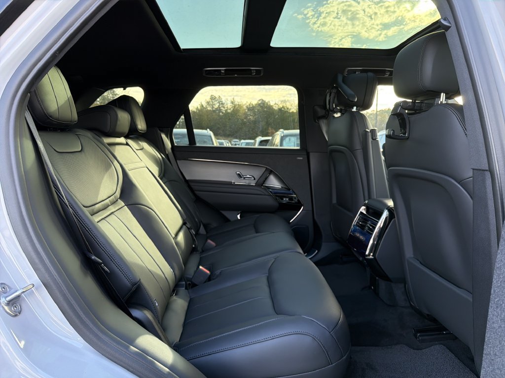 New 2027 Land Rover Range Rover Sport Dynamic SE AWD/4WD image 14