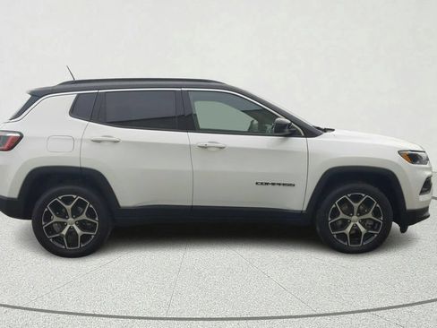Used 2024 Jeep Compass Limited AWD/4WD image 7