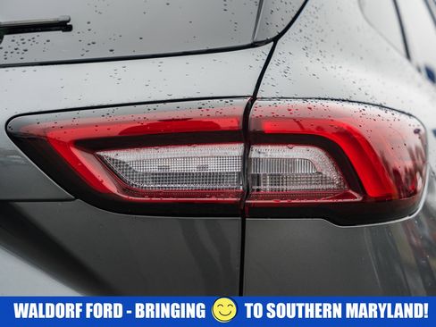 Used 2025 Ford Escape ST-Line Select AWD/4WD image 7