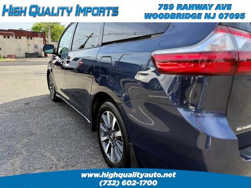 Used 2020 Toyota Sienna Limited Premium AWD/4WD image 10