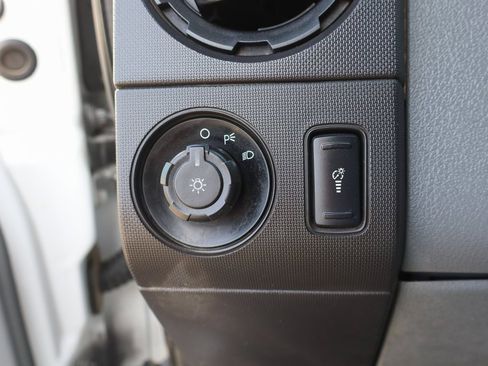 Used 2016 Ford F550 2WD Regular Cab Super Duty image 22