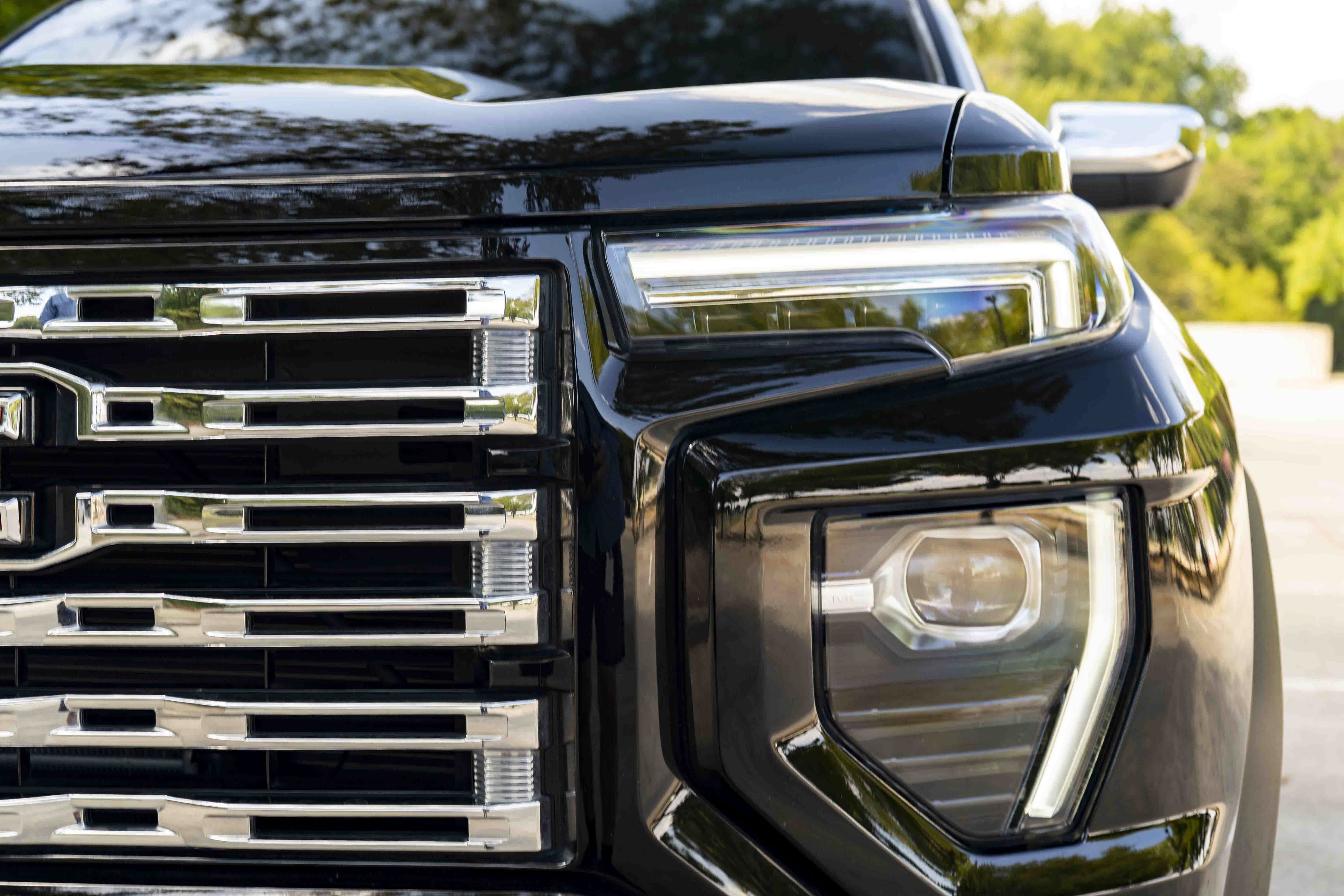 Used 2025 GMC Canyon Denali AWD/4WD image 11