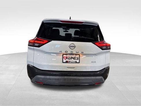 Used 2023 Nissan Rogue S AWD/4WD image 9