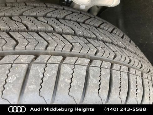 Used 2025 Audi Q5 Premium w/ Convenience Package image 17