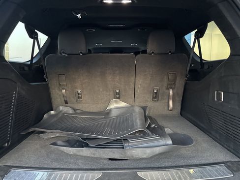 Used 2022 Chevrolet Suburban Z71 image 14