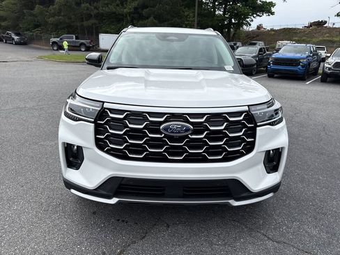 New 2026 Ford Explorer Platinum AWD/4WD image 2