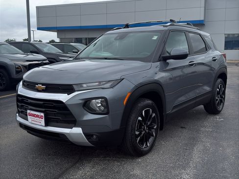 Certified 2021 Chevrolet TrailBlazer LT w/ Convenience Package AWD/4WD image 2