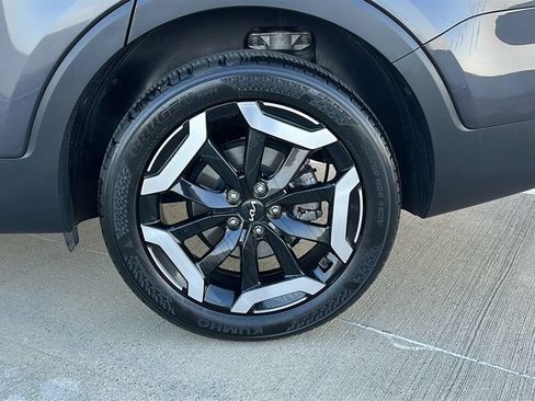Used 2025 Kia Telluride S FWD image 18