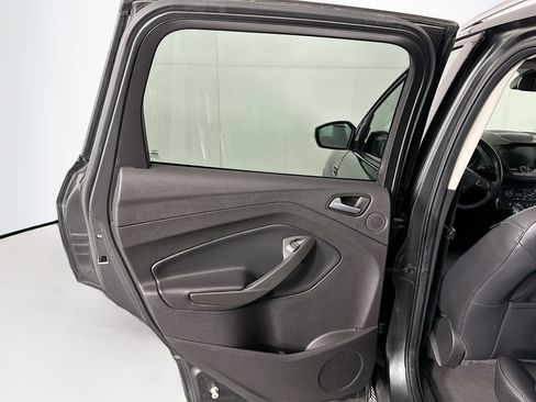 Used 2019 Ford Escape Titanium image 24