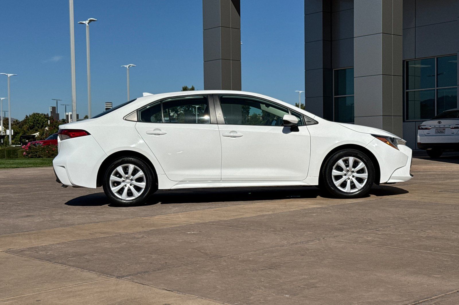 Used 2024 Toyota Corolla LE FWD image 3