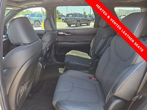 Used 2025 Hyundai Palisade Calligraphy AWD/4WD image 11