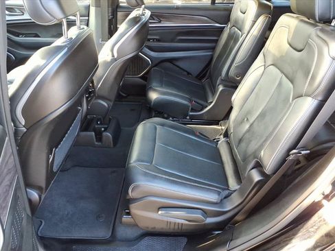 Used 2023 Jeep Grand Cherokee L Overland w/ Luxury Tech Group IV AWD/4WD image 13