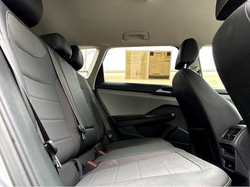 Used 2024 Volkswagen Taos SE FWD image 19