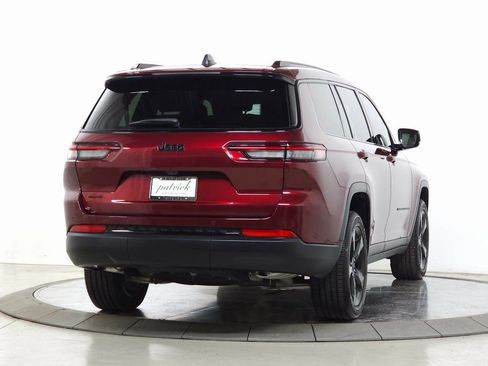 Used 2024 Jeep Grand Cherokee L Altitude image 9