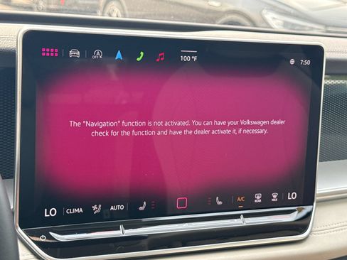 Used 2025 Volkswagen Tiguan SE w/ Panoramic Sunroof Package AWD/4WD image 20