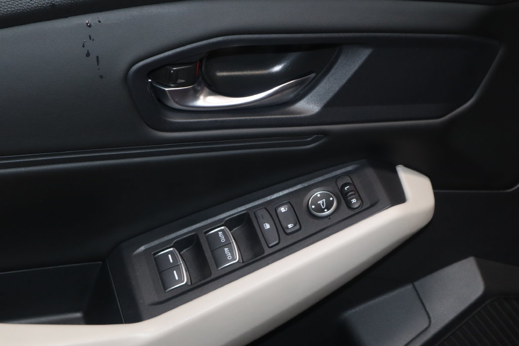 Used 2023 Honda Accord EX image 16