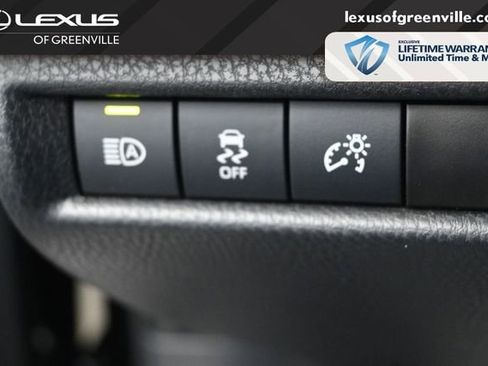 Used 2025 Toyota Camry XLE FWD image 15
