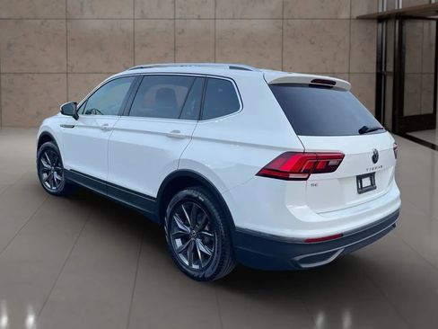 Used 2024 Volkswagen Tiguan SE image 4