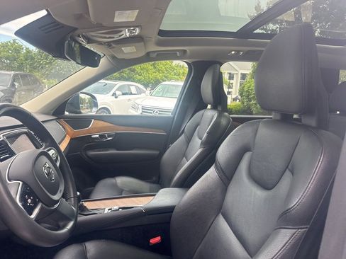 Used 2021 Volvo XC90 T6 Momentum AWD/4WD image 21