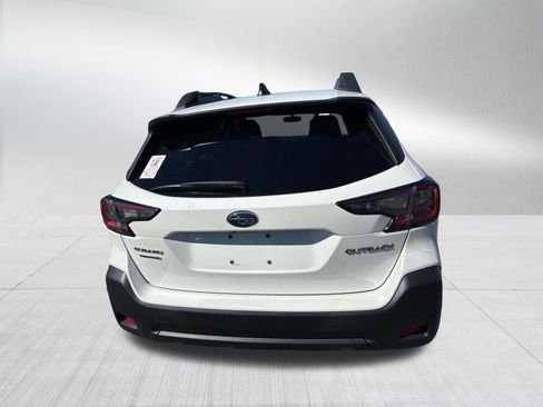 Used 2024 Subaru Outback Premium AWD/4WD image 5