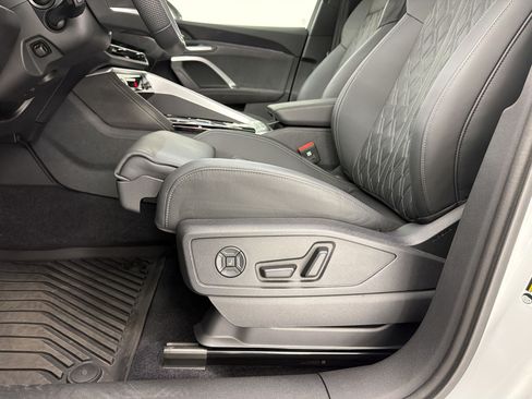 Certified 2025 Audi SQ5 Premium Plus w/ Premium Plus Package AWD/4WD image 23