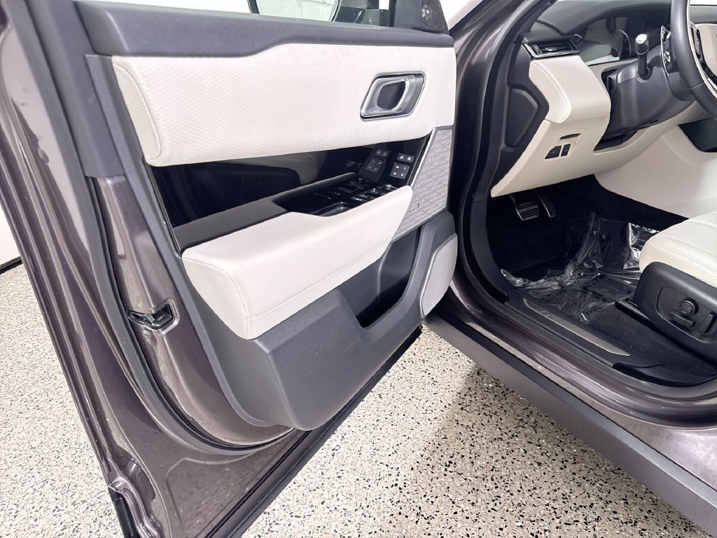 Used 2023 Land Rover Range Rover Velar R-Dynamic S AWD/4WD image 13