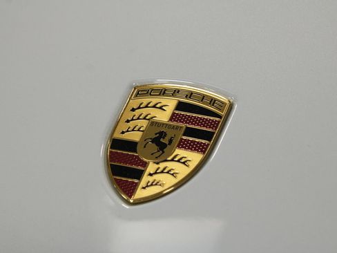 Certified 2025 Porsche Macan Electric RWD image 11