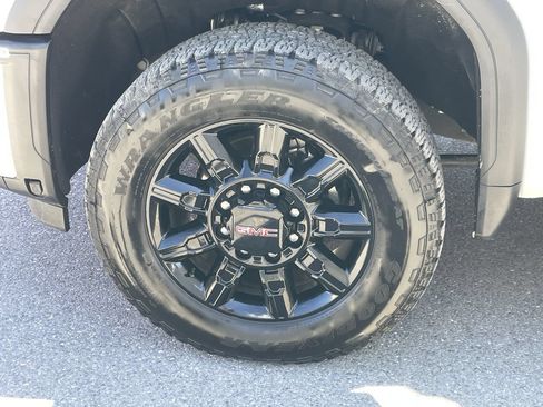 Used 2025 GMC Sierra 2500 AT4 AWD/4WD image 26