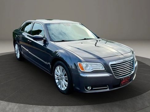 Used 2013 Chrysler 300 AWD w/ Driver Convenience Group image 3