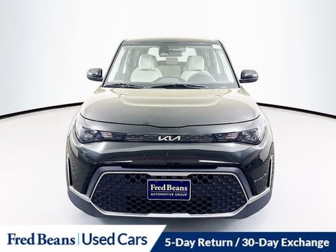 Used 2023 Kia Soul LX FWD image 2