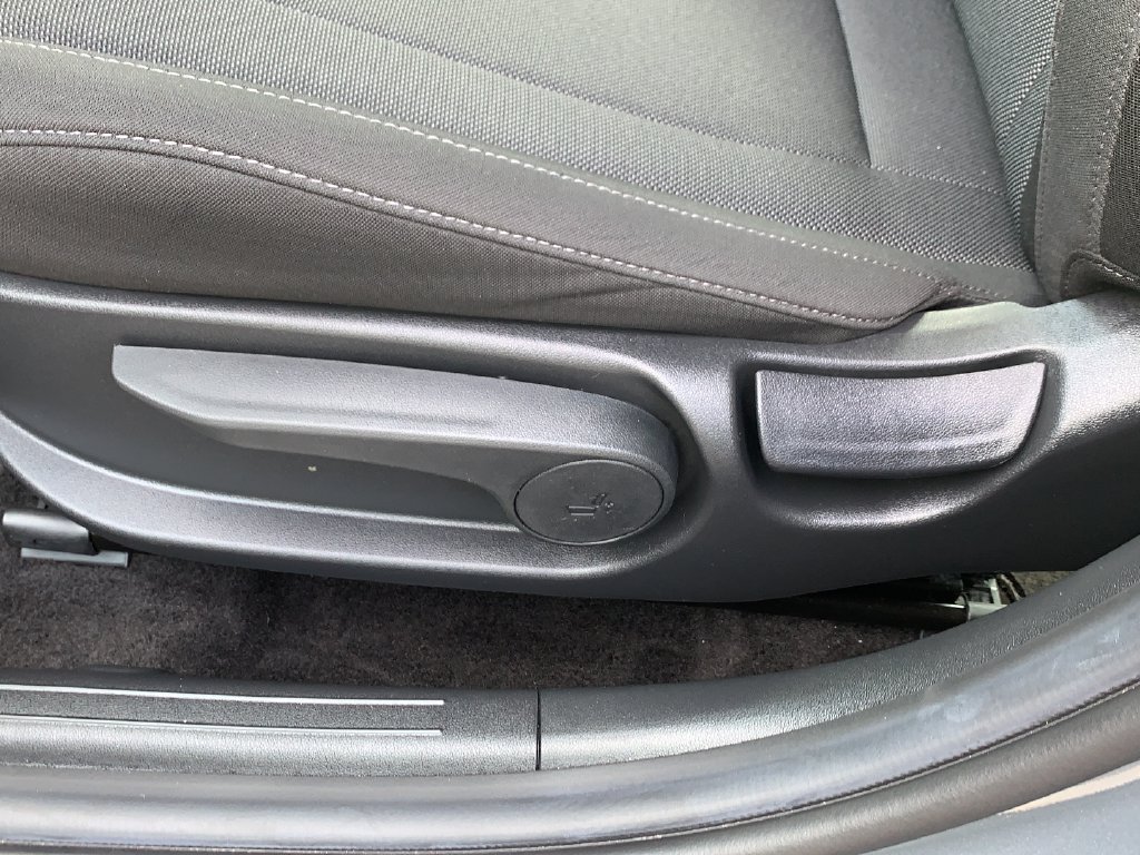 Used 2026 Hyundai Elantra SE FWD image 16