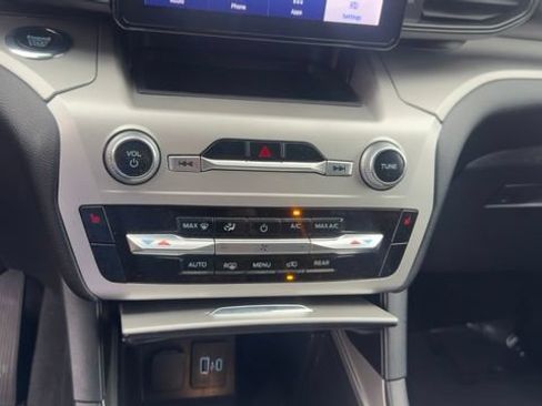 Certified 2022 Ford Explorer XLT AWD/4WD image 11