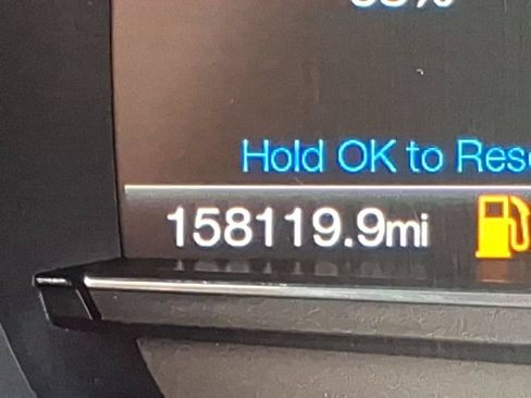 Used 2017 Ford Explorer XLT w/ Equipment Group 202A AWD/4WD image 27
