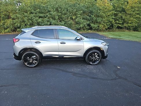 Used 2024 Buick Encore GX Sport Touring image 8