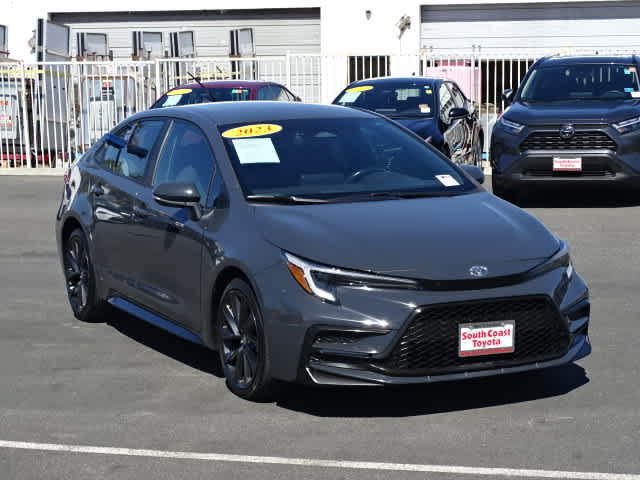 Used 2023 Toyota Corolla SE w/ Carpet Mat Package (TMS) FWD image 2