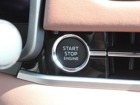 New 2025 Mitsubishi Outlander SEL image 29