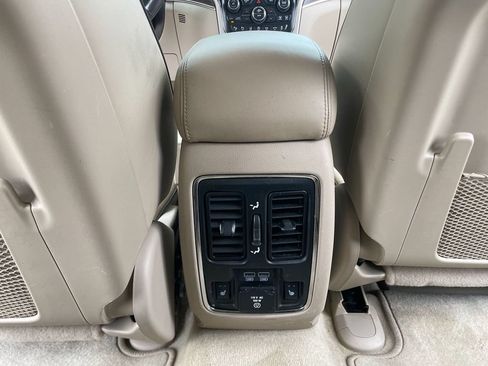 Used 2017 Jeep Grand Cherokee Overland w/ Jeep Active Safety Group AWD/4WD image 28