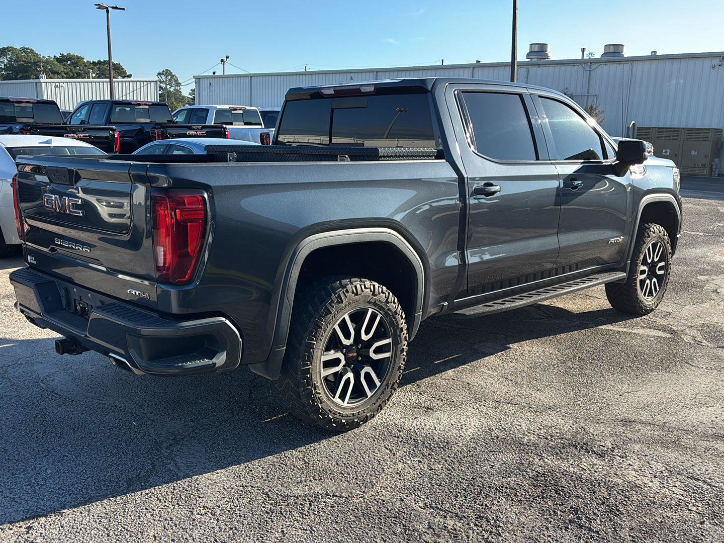 Used 2021 GMC Sierra 1500 AT4 w/ AT4 Preferred Package AWD/4WD image 7