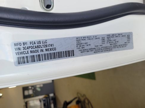 Used 2020 Dodge Journey SE w/ SE Popular Equipment Group FWD image 33