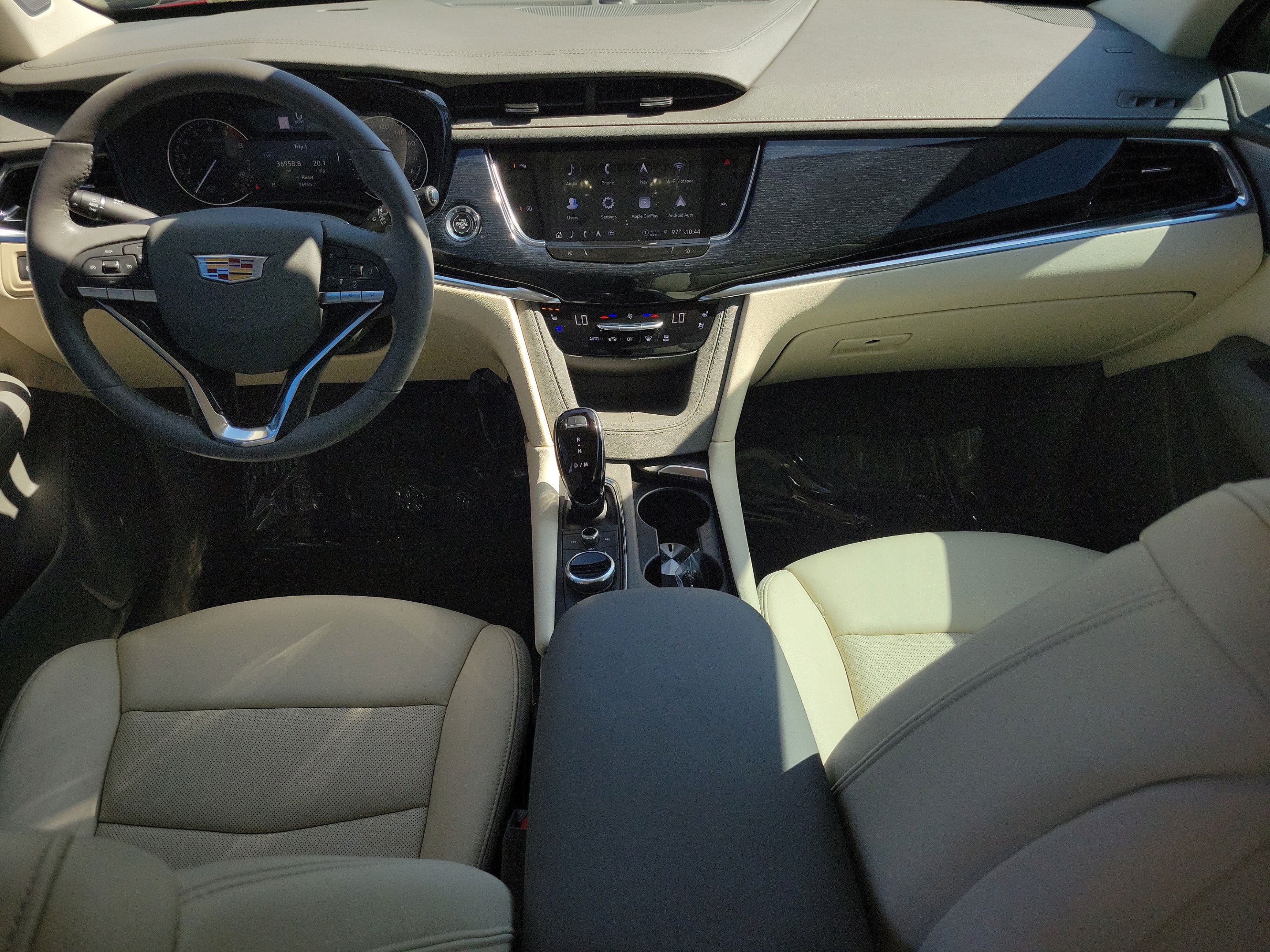 Used 2024 Cadillac XT6 Premium Luxury FWD image 13