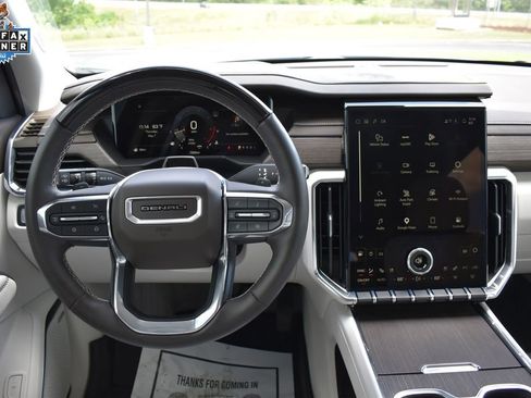 Used 2026 GMC Acadia Denali w/ Super Cruise Package FWD image 3