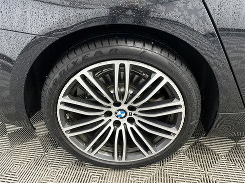 Used 2018 BMW 530i xDrive image 17