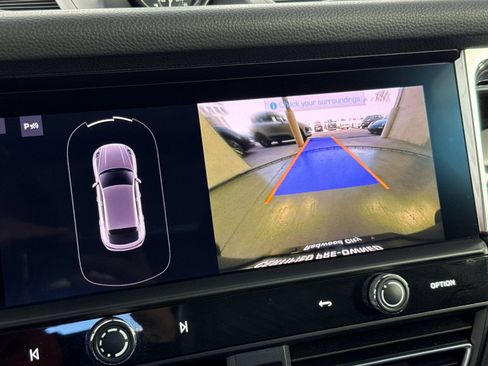 Certified 2022 Porsche Macan AWD/4WD image 24