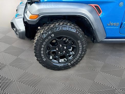 Used 2023 Jeep Wrangler Unlimited w/ Cold Weather Group AWD/4WD image 34