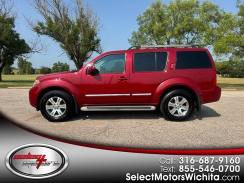 Used 2011 Nissan Pathfinder Silver AWD/4WD image 1