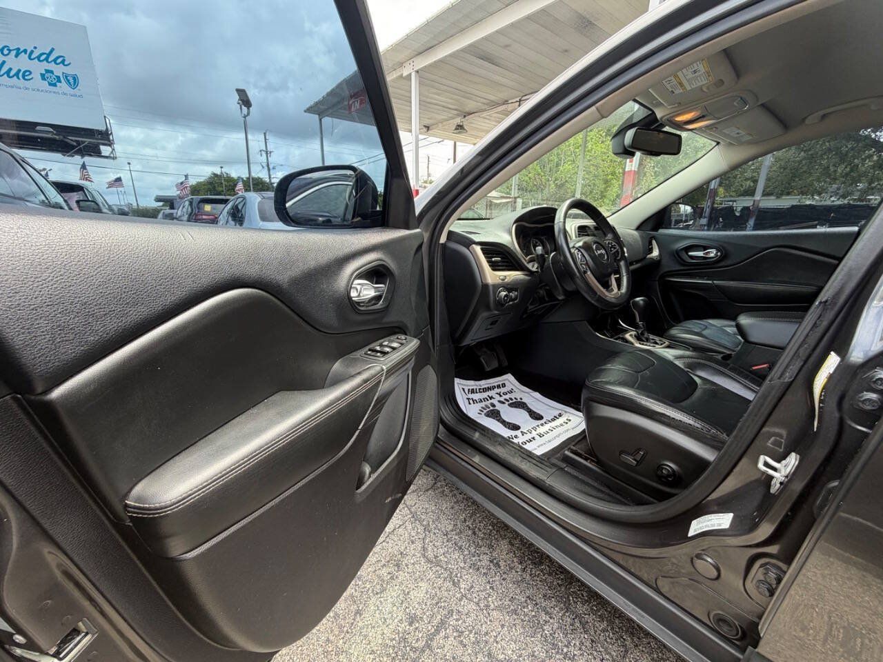 Used 2016 Jeep Cherokee Limited FWD image 9
